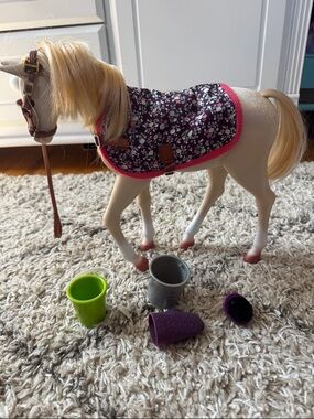 Our Generation Palimino horse & accessories